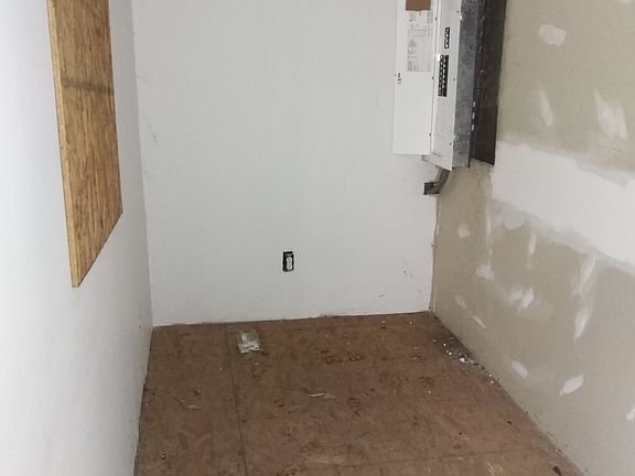 2nd image of 13 Woodward Ct