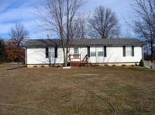 9611 E Little Creek Rd, Centralia, MO 65240