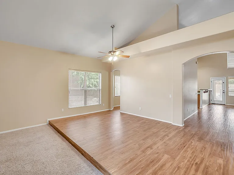 1380 N Concord Ave — Photo 4
