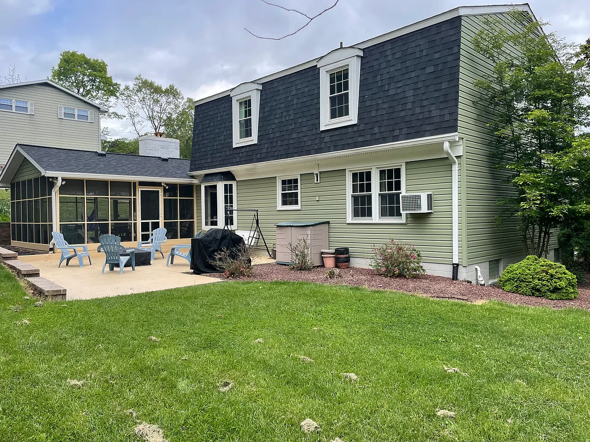 Building Photo - 15401 Brandywine Dr SW