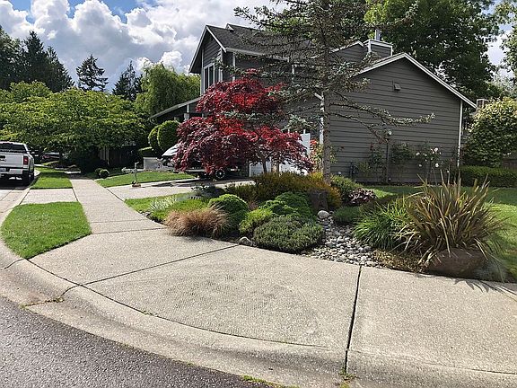 3rd image of 9609 10th Pl SE