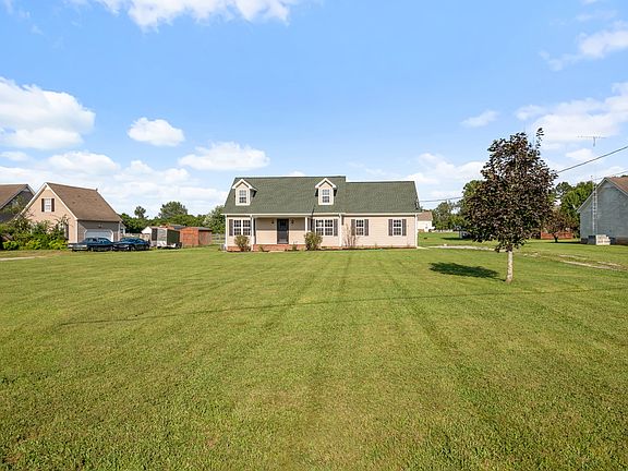 2nd image of 141 Broomsage Cir
