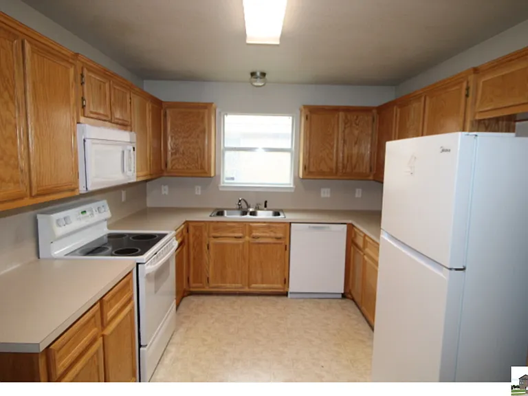 1906 Flagstaff Dr — Photo 14