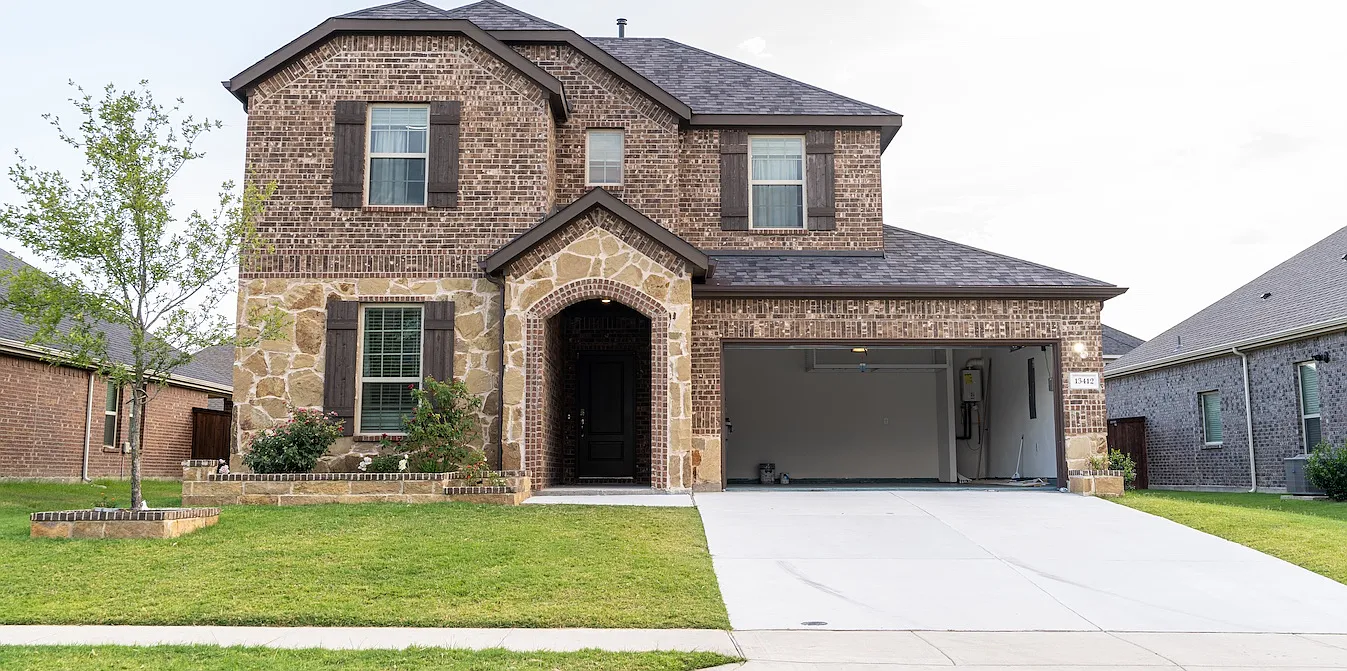 4 bed, 2349 sqft, $2,850 — Photo 1
