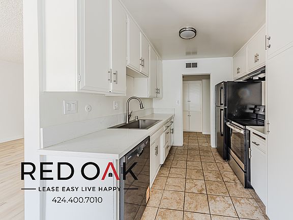 2nd image of 10741 Moorpark St APT 27