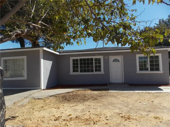 3850 Fox Tail Ln, Riverside, CA 92509