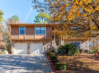 1019 Park Forest Dr NW, Lilburn, GA