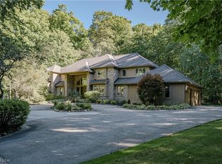 80 Easton Ln, Moreland Hills, OH 44022