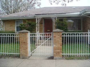 1402 Garden Pl, Waukegan, IL 60085