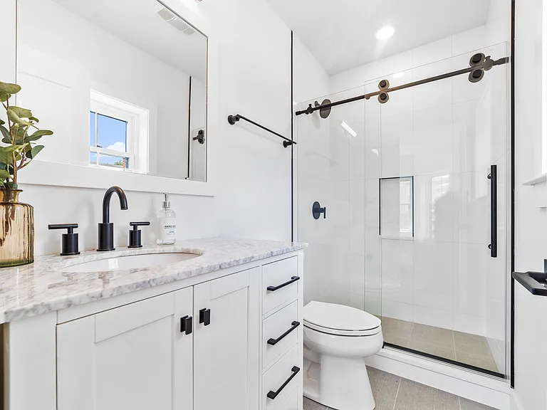 208 Spencer Ave #7 — Photo 3