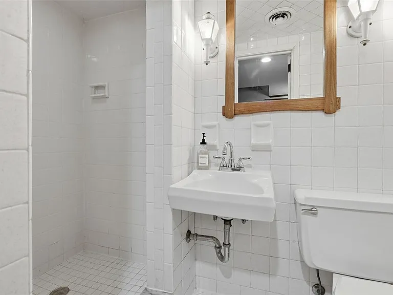 1013 El Rancho Dr — Photo 12