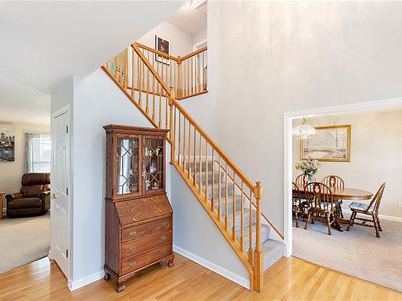 2nd image of 101 Camelot Ct