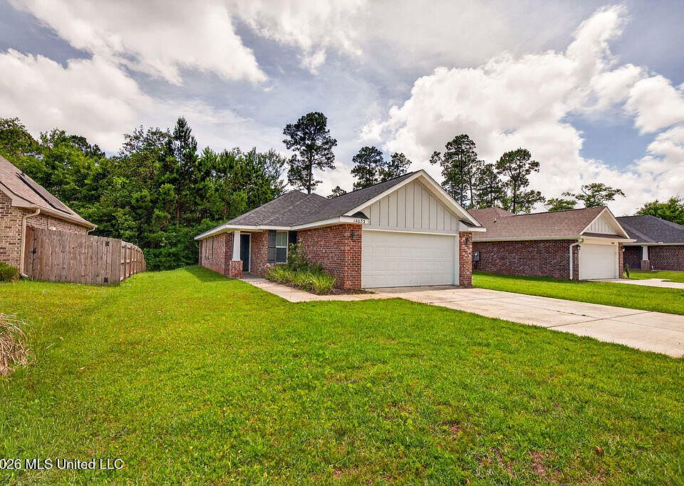 House on the Hill トップス　Checker 90 14033 Fox Hill Dr, Gulfport, MS 39503 | MLS #4150137 | Zillow
