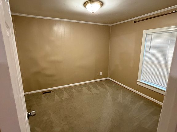 4th image of 1008 Hunters Meadow Ln