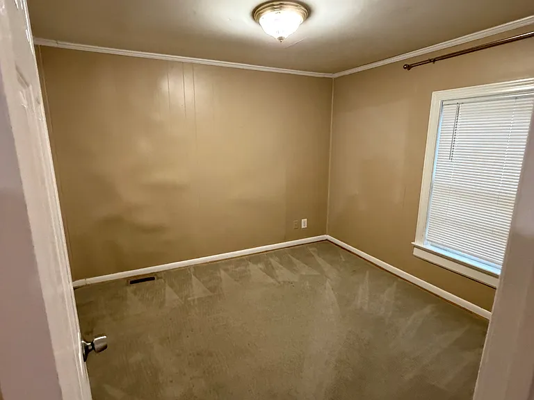 1008 Hunters Meadow Ln — Photo 4
