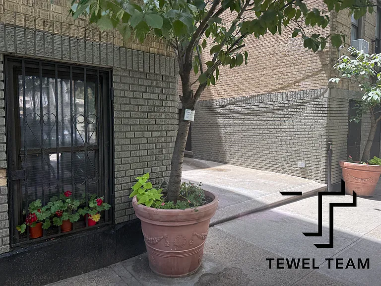636 W 136th St #51 — Photo 11