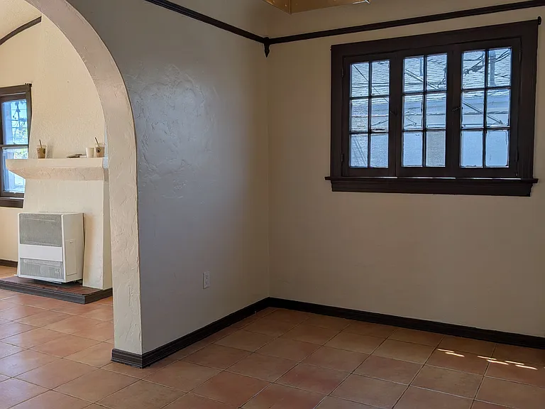 329 Cerritos Ave — Photo 8