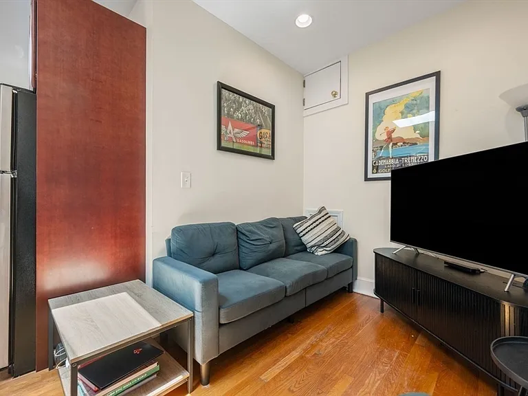 18-20 Marcella St #5 — Photo 14
