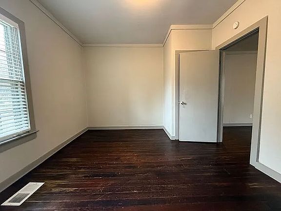 4th image of 1914 Dahlia Cir #1