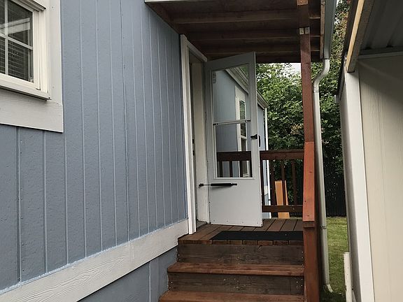 3rd image of 300 SW 7th Ave Unit 107