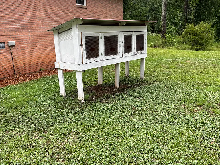 Rabbit hutch