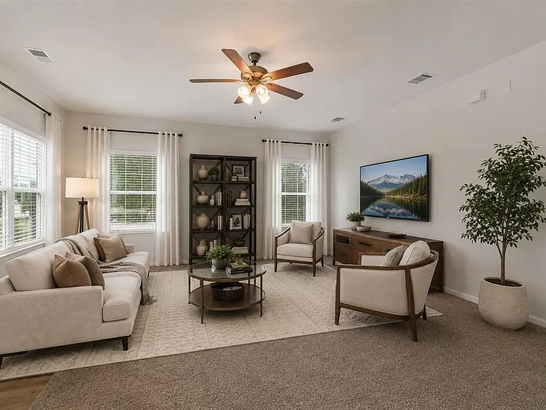 133 Everglades Dr — Photo 1