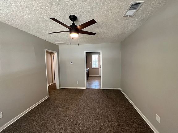 3rd image of 3043 Waynoka Ave