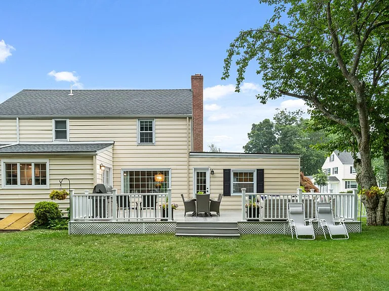 63 Lockwood Rd — Photo 24