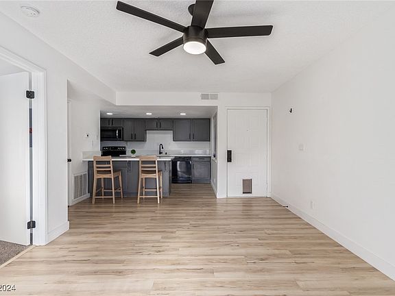 3rd image of 4121 Gannet Cir Unit 413