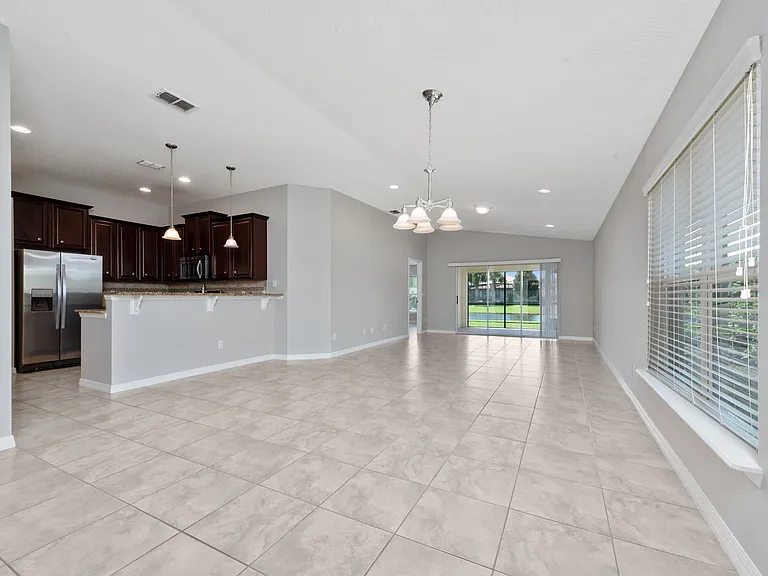 12208 Pescara Ln — Photo 6