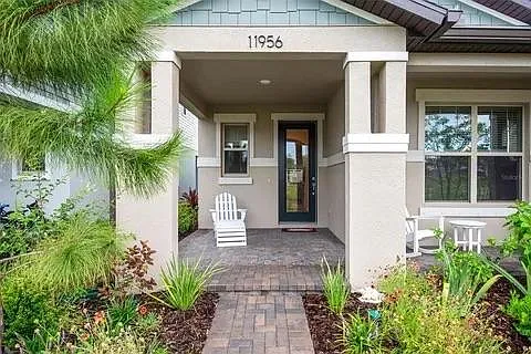 5 bed, 2098 sqft, $3,300 — Photo 2
