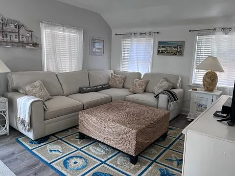 118 N Wilson Ave #B — Photo 5