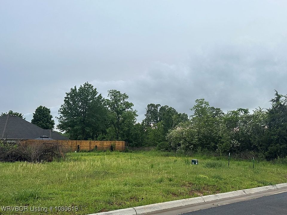 2nd image of 2105 Ivy Ridge Rd