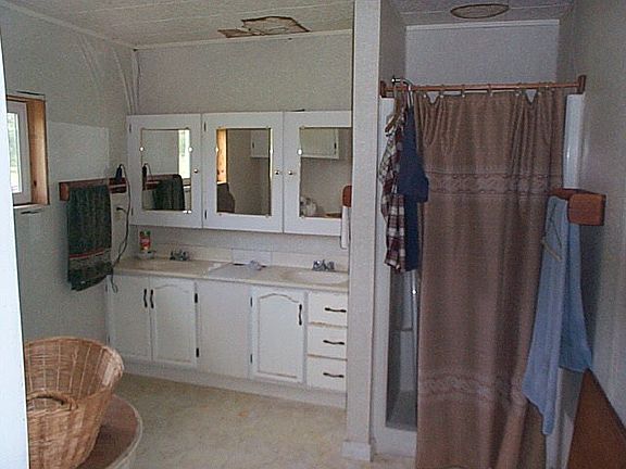 2nd image of 3001 Ettral Ave