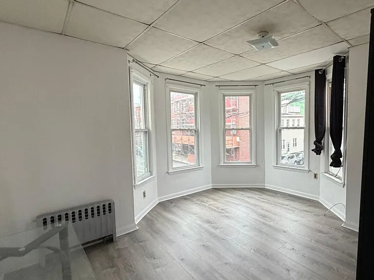 28 Orleans St #4 — Photo 2