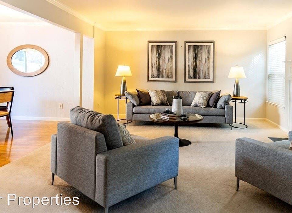 1st image of 451 Oak Grove Ave APT 1