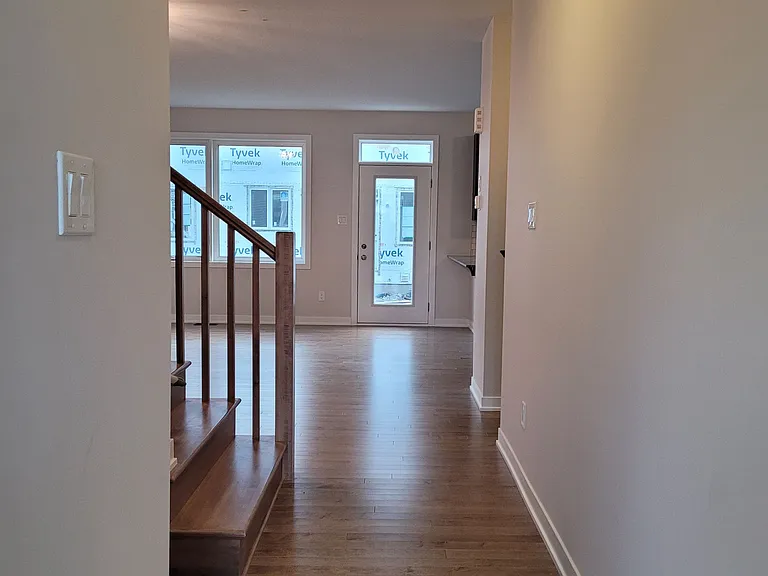 12 Focality Cres — Photo 4