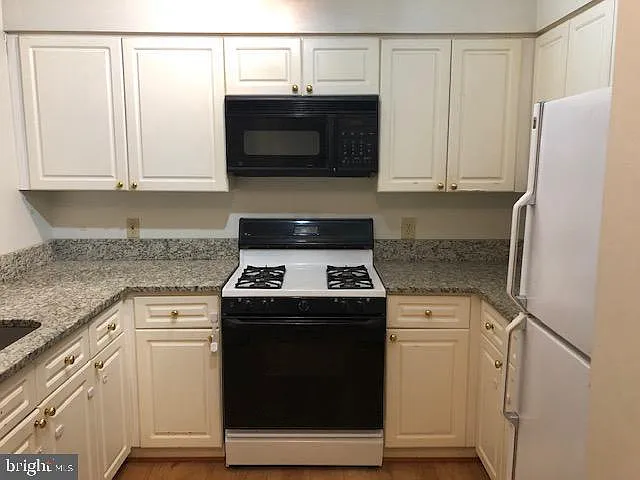 2204 Westcourt Ln #309 — Photo 5