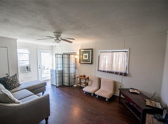 4th image of 212 Strait Ln
