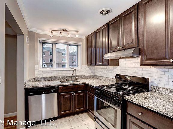 2nd image of 10423 Montrose Ave APT 204