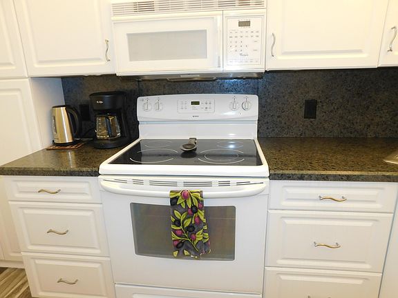 5th image of 5099 Splendido Ct APT A