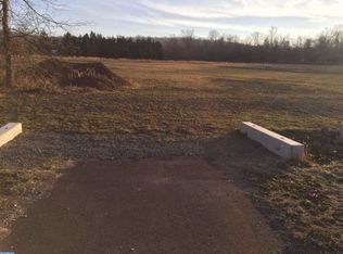 122 Red Corner Rd, Douglassville, PA 19518