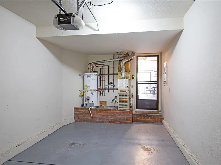 18948 Sara Park Cir — Photo 13