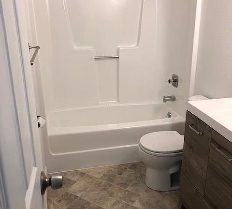 4th image of 408 2nd St NW APT 1