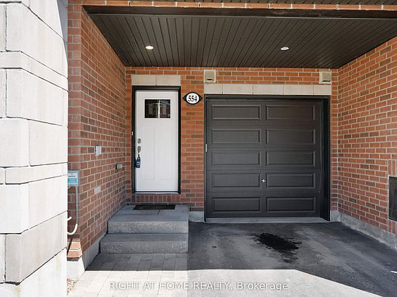 2nd image of 554 Labrador Cres