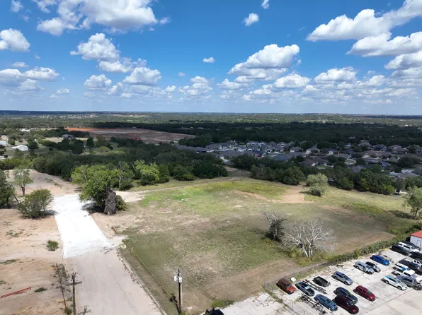 112C Industrial St, Weatherford, TX 76086