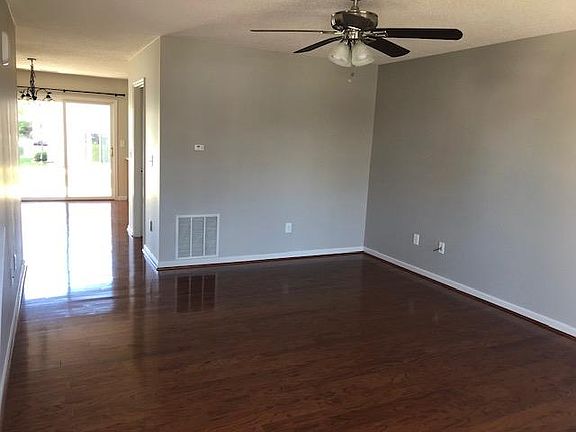 2nd image of 1127 Paul Revere Ct #1127