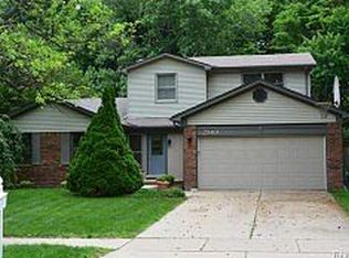 2143 Topaz Dr, Troy, MI 48085