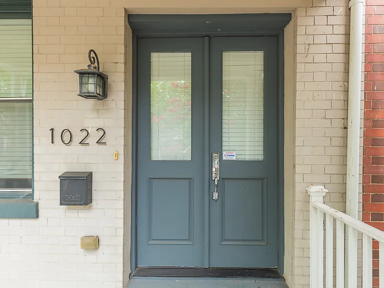 1022 Independence Ave SE — Photo 2