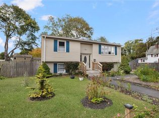 25 Webb Ave, Warwick, RI 02889